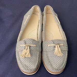 6.5 TOMS Womens Blue Boat shoes